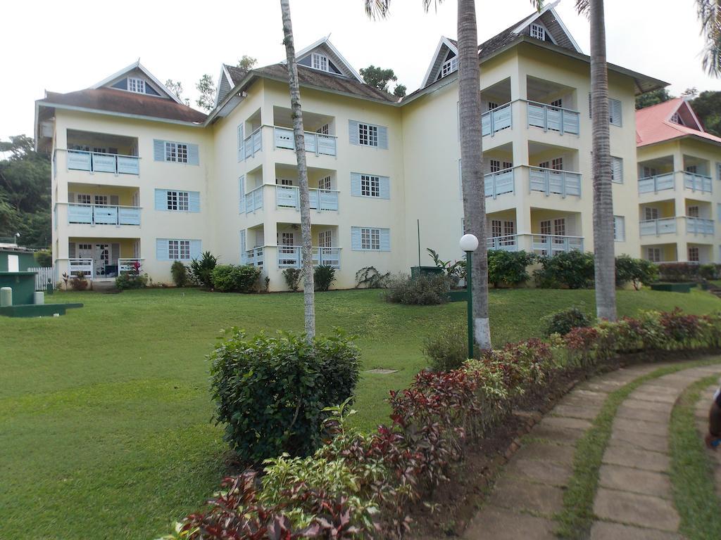 Condos At The Ridge Очо Риос Екстериор снимка